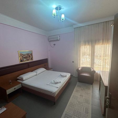 Hotel Edland فلورا المظهر الخارجي الصورة