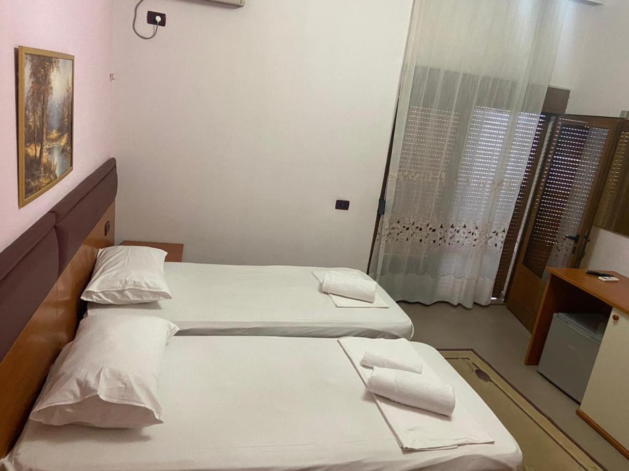 Hotel Edland فلورا المظهر الخارجي الصورة
