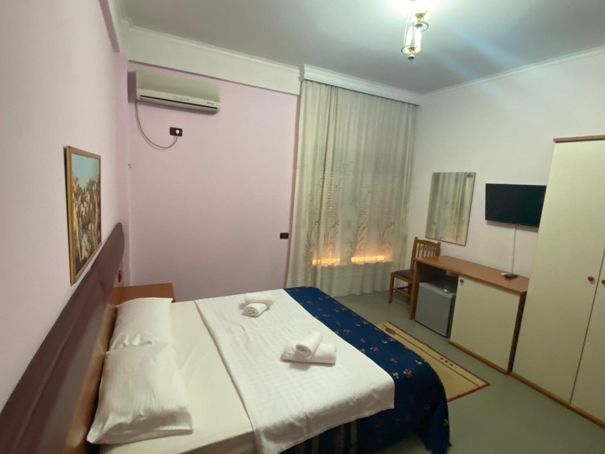 Hotel Edland فلورا المظهر الخارجي الصورة