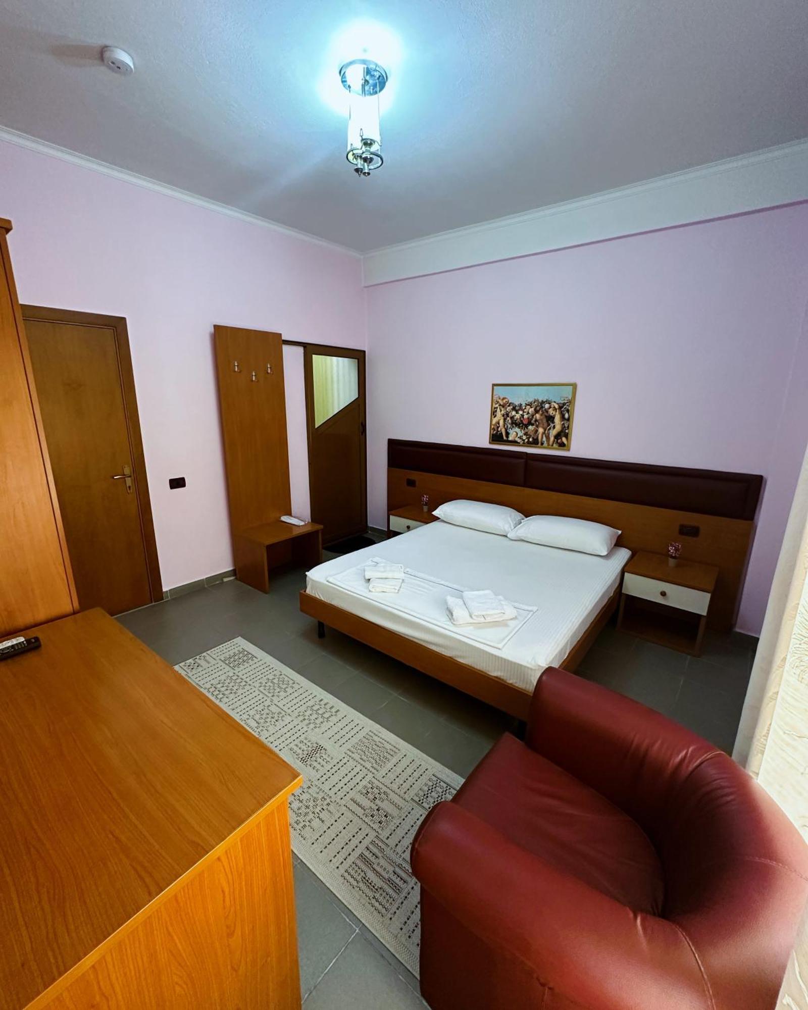 Hotel Edland فلورا المظهر الخارجي الصورة